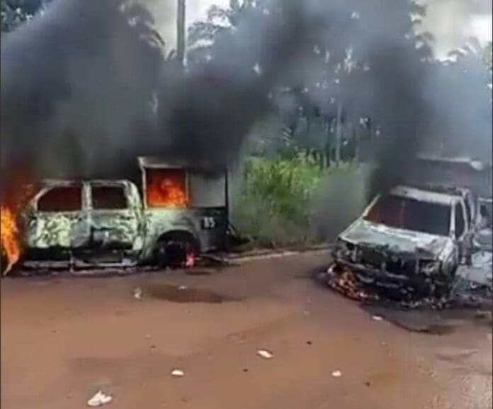 The security vans set ablaze by hoodlums via X.