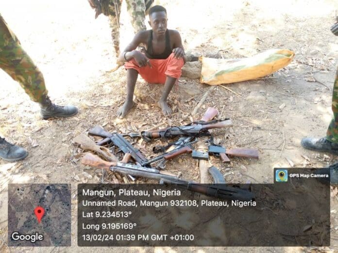 Tapshak Plang, arrested at illegal gun-making factory in Plateau. Photo credit: X/@HQNigerianArmy.
