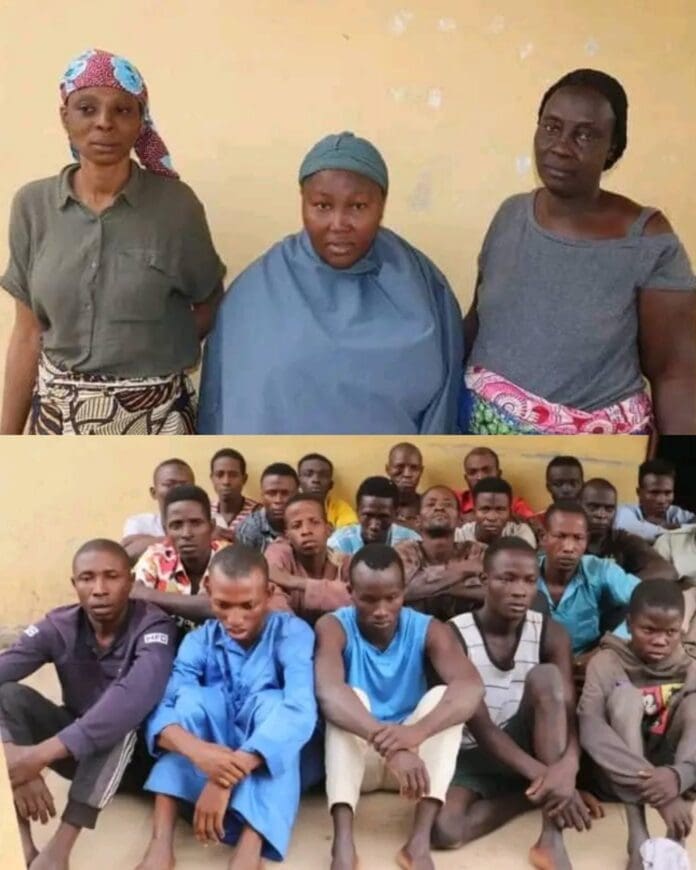 Aisha Jibrin (up: middle) and other arrested protesters. Photo credit: X/@NaijaTrend_