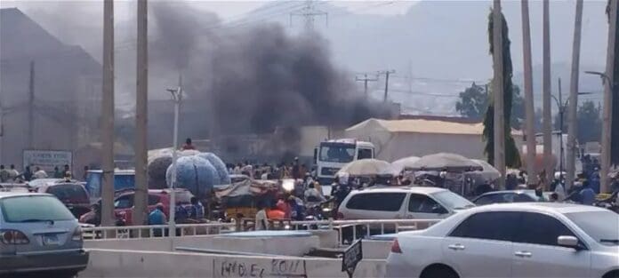 Scene of the protest in Suleja, Niger State. Photo credit: Vanguard.