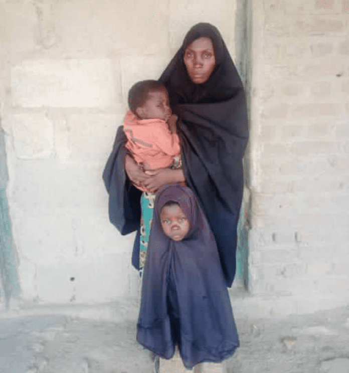 Ihyi Abudu with her two children. Photo credit: X/@ZagazOlaMakama