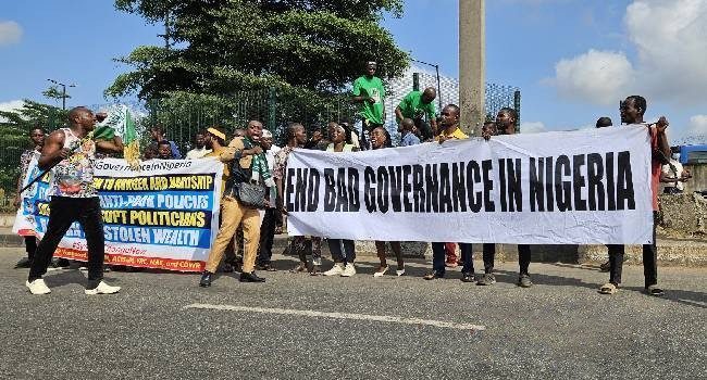 Protesters in Port Harcourt, Rivers State. Photo credit: X)@PH_Socials.