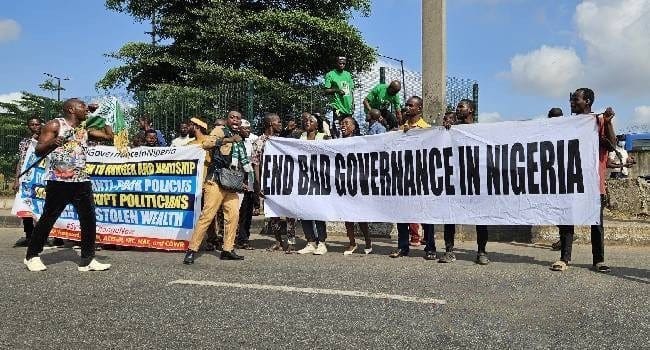 Protesters in Port Harcourt, Rivers State. Photo credit: X)@PH_Socials.