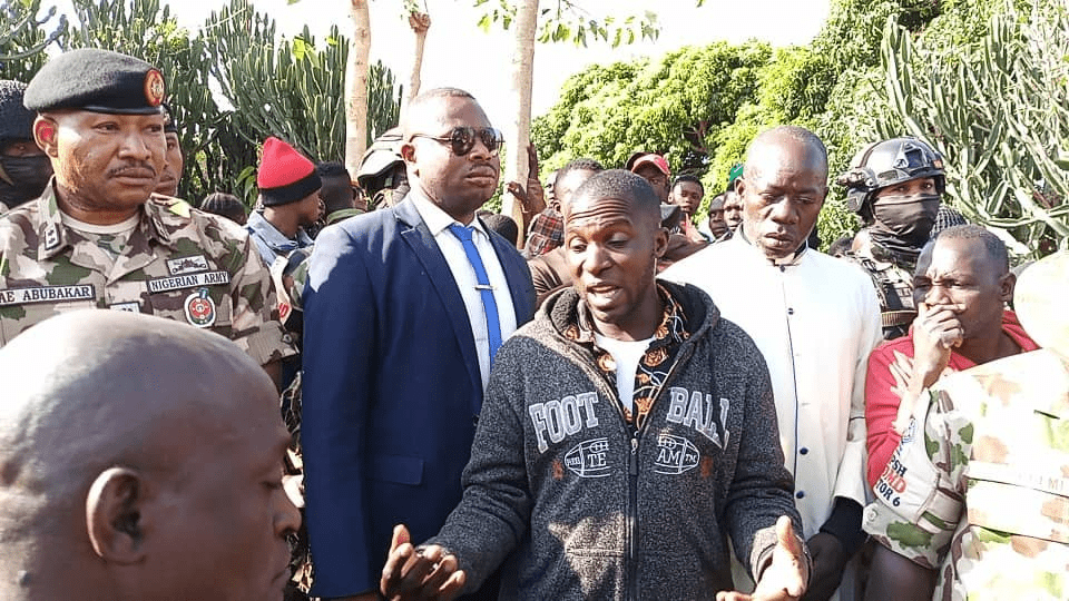 Gen. Abdulsalam Abubakar, at far left, commander of Nigeria’s Third Army Division in Jos, attended the graveside memorial service in Rido Village on Monday morning and heard frank complaints. Villagers reported to TruthNigeria that local soldiers were forewarned the previous day in the afternoon that an attack on the village was possible. Soldiers manning a checkpoint less than a mile away did not respond to the gunshots in the night that took down 14 residents, according to locals.