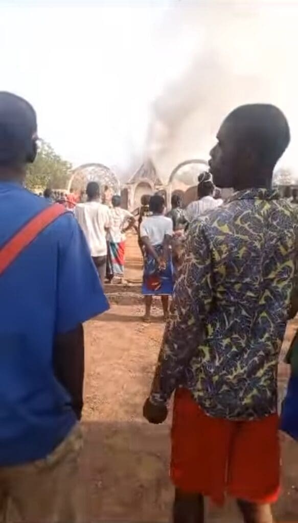 Burning palace of the Traditional Ruler of Tyoshon, Chief Daniel Abomtse in Naka on Tuesday 