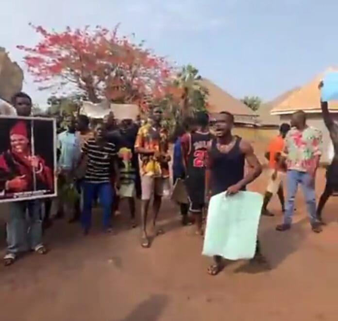 Protest , Credit Olikita Ekani 