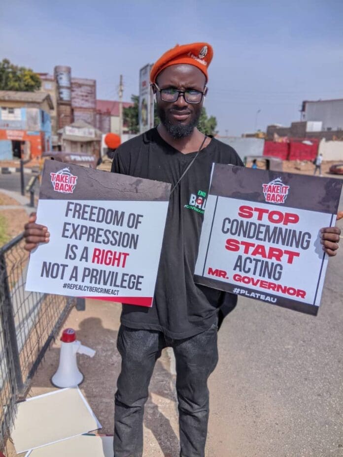 Bad Government Protest. credit Lawrence Zongo.