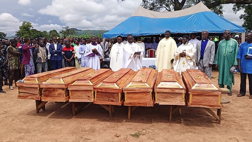 Photos at the Mass burial of 7 in LEA Primary School Angwan Rimi Photo Credit Lawrence Zongo 