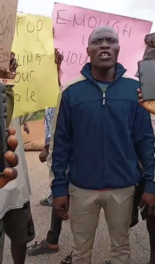 Isanlu-Isin indigenes protesting terrorist attack. Picture Courtesy: Elder Afolabi