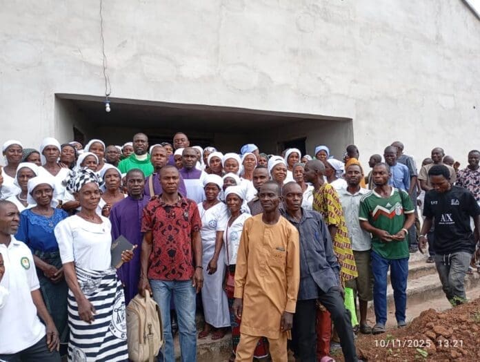 Members of St. Paul Cathedral Aye Twar. Credit Mike Odeh James.
