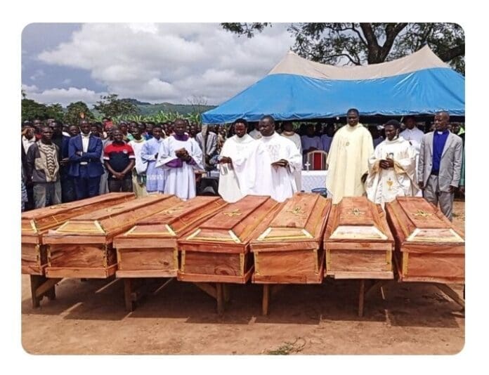 Picture showing the burial of some Christians killed in Nigeria. Picture Courtesy: International Christian Concern.