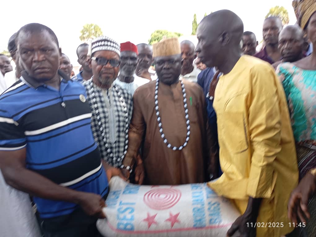 Equipping The Persecuted Distributing Rice to IDPs in Amadu. Photo by Mike Odeh James.